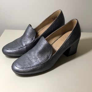 Leather heeled loafers